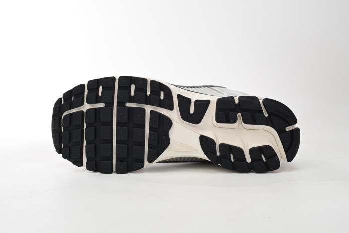 nike zoom vomero 5 fd0884-025