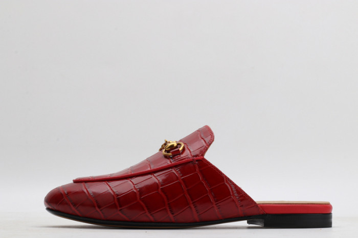 guc loafer