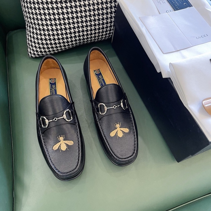guc loafer