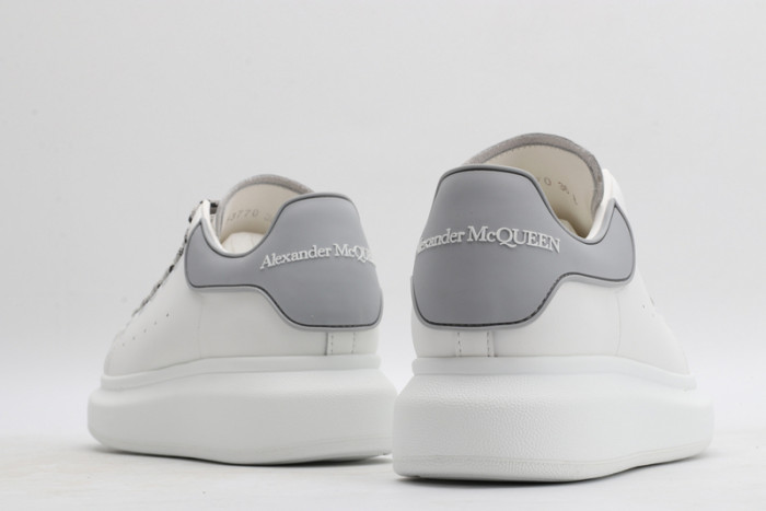 alex mcqu sneakers