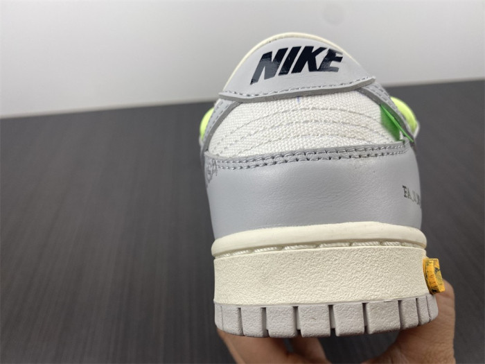 nike dunk low off-white lot 43 dm1602-128