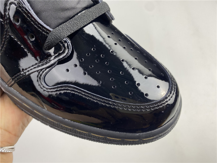 jordan 1 retro high black metallic gold (2020) 555088-032