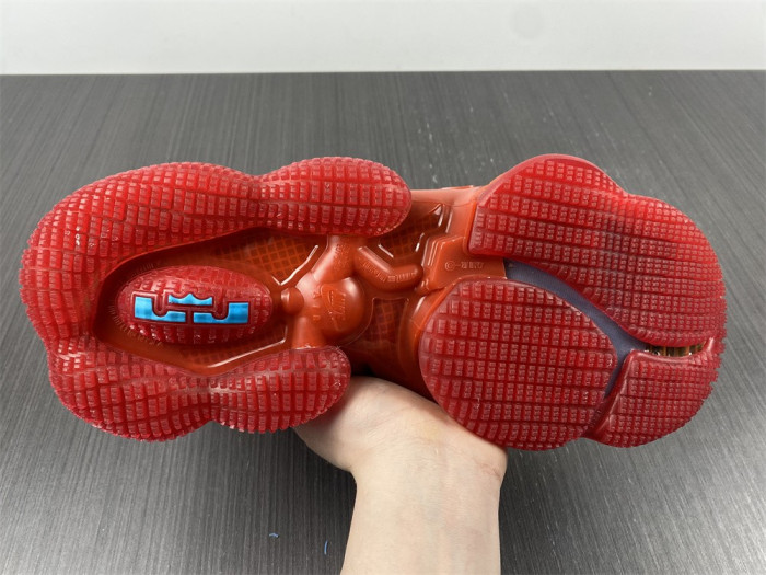 nike lebron 19 tune squad dc9342-800