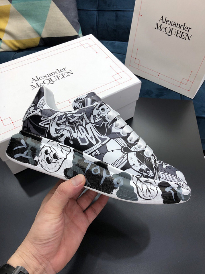 alex mcqu sneakers