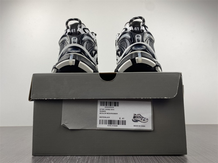 Ba*len*cia*ga runner sneakers white black white 677403w3rb29010