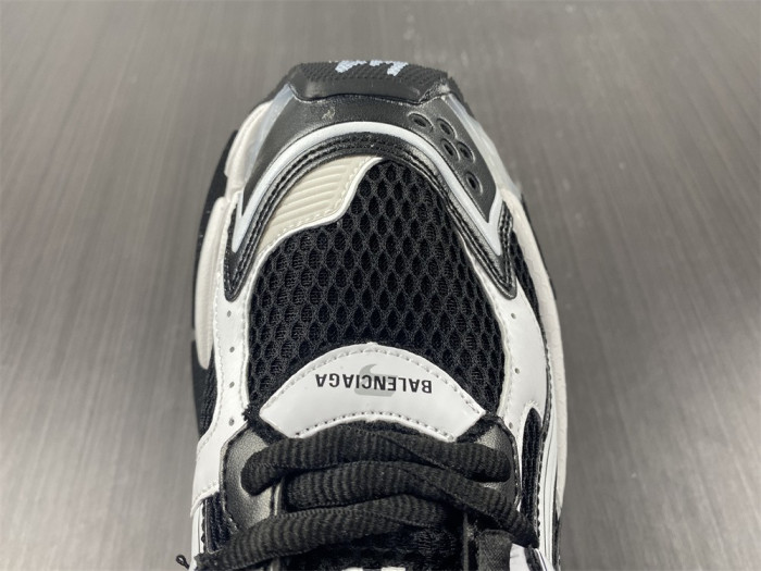 Ba*len*cia*ga runner sneakers white black white 677403w3rb29010