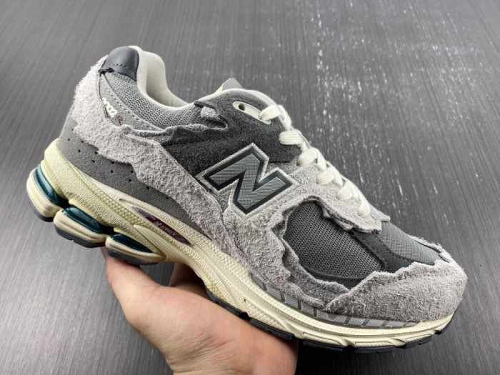 new balance 2002r protection pack rain cloud m2002rda
