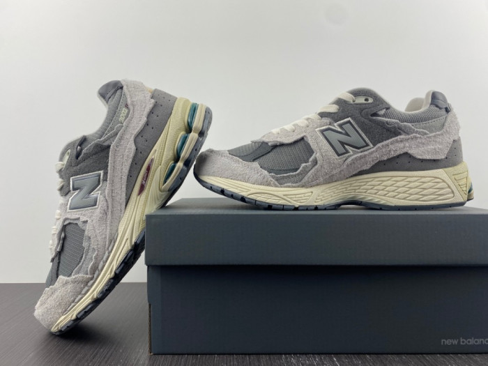 new balance 2002r protection pack rain cloud m2002rda