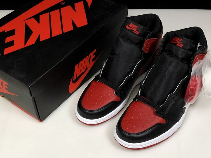 air jordan 1 retro high og “banned” red mens 555088-001