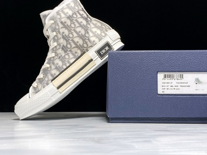 dr b23 homme kaws h903p164